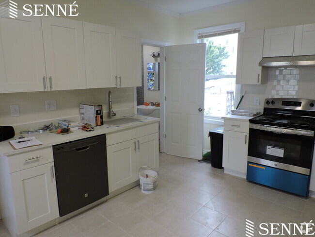 Building Photo - 47 Dane St Unit Grdn Rental