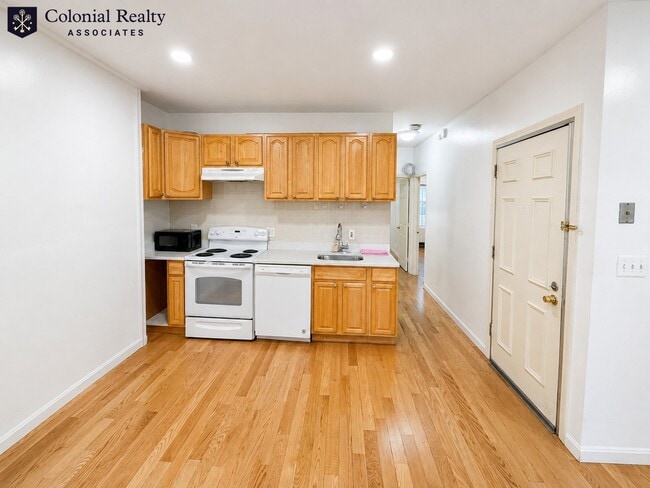 Photo - 74 Tyler St