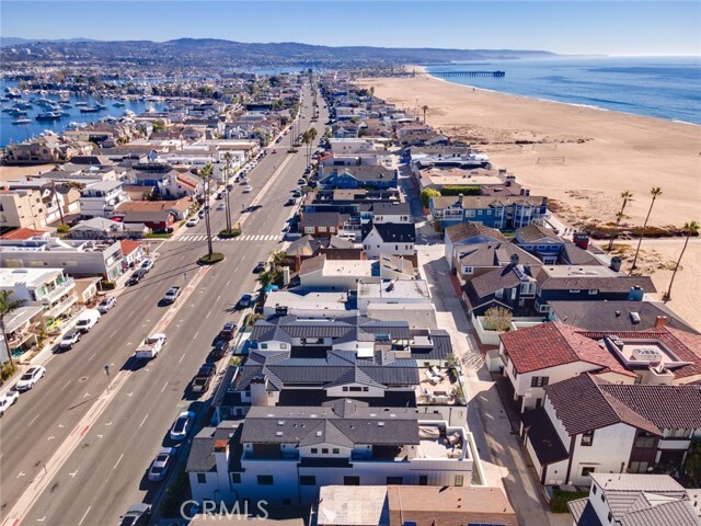 Photo - 1025 W Balboa Blvd House