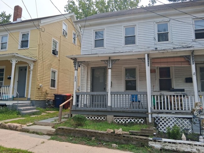 Building Photo - Bright 2 Bedroom Home FOR RENT in Bridgeton NJ $1465