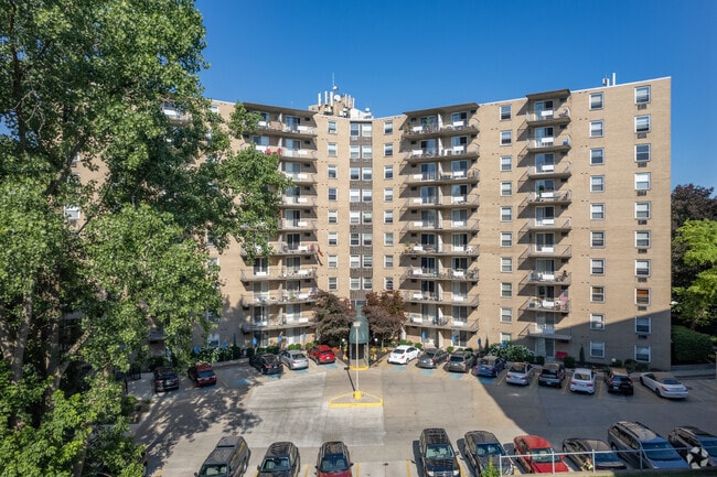 200 West Apartments