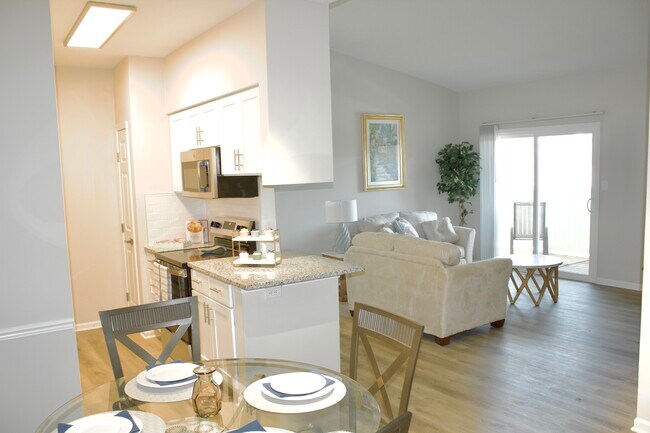 Photo - Country Club Apartments