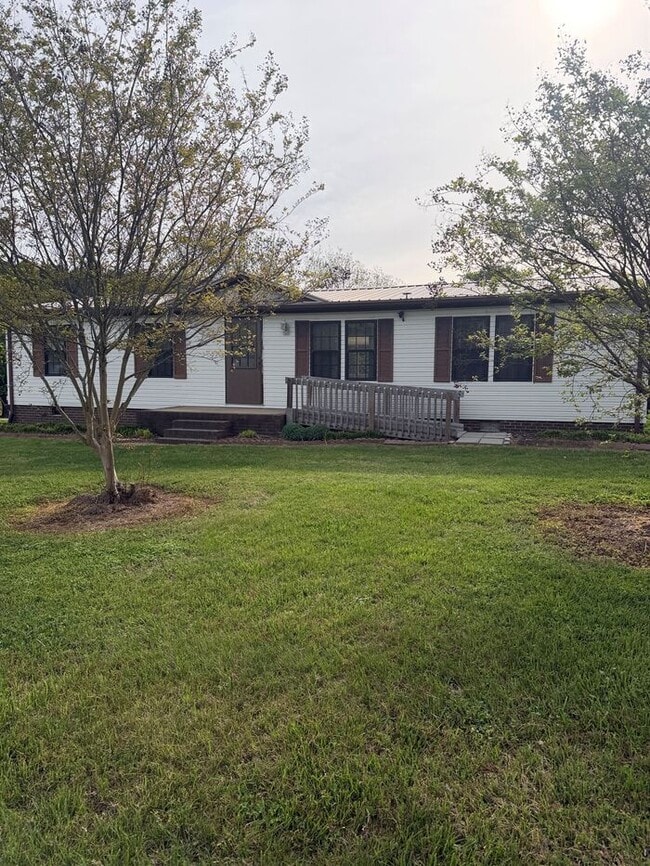 Building Photo - 20232 NC-138