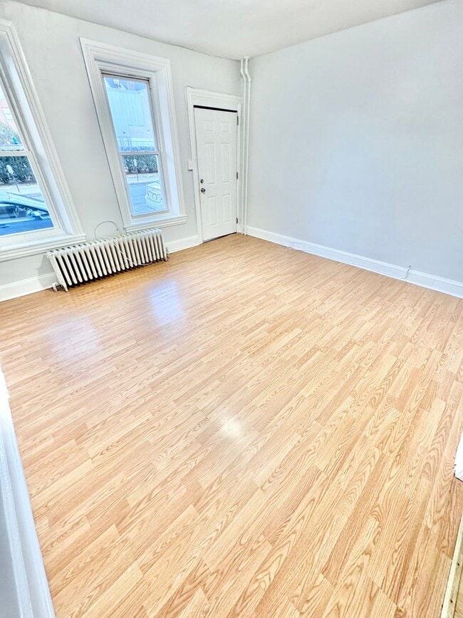 Photo - 445-447 West Linden Street Unidad 447- 1