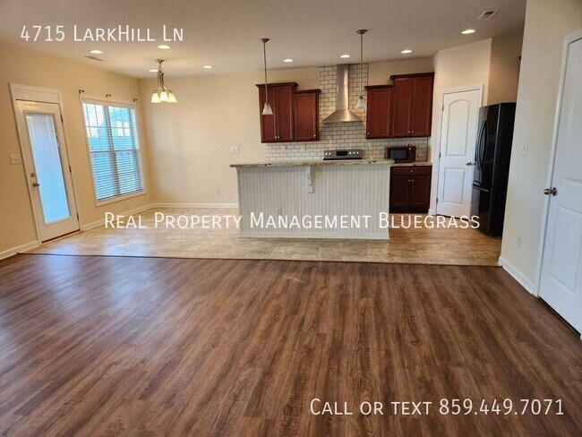 Photo - 4715 Larkhill Ln