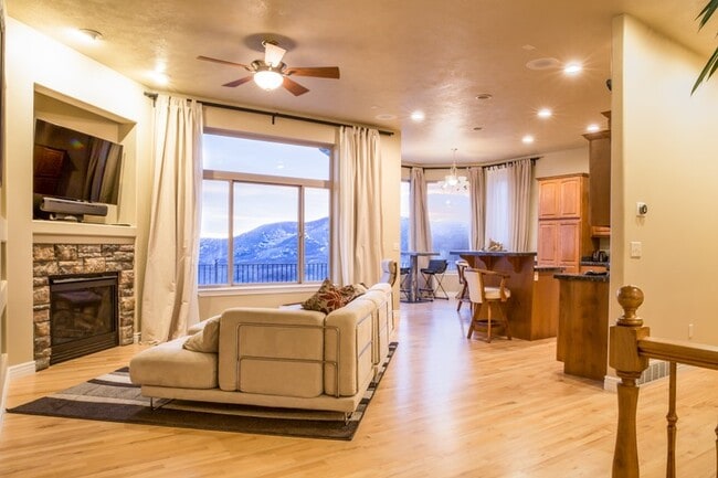 Photo - 2032 Eagle Crest Dr