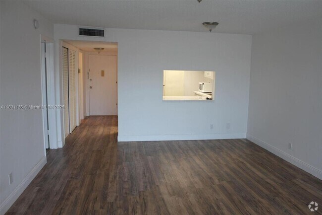 Building Photo - 1400 NE 169th St Unit 310-310 Rental