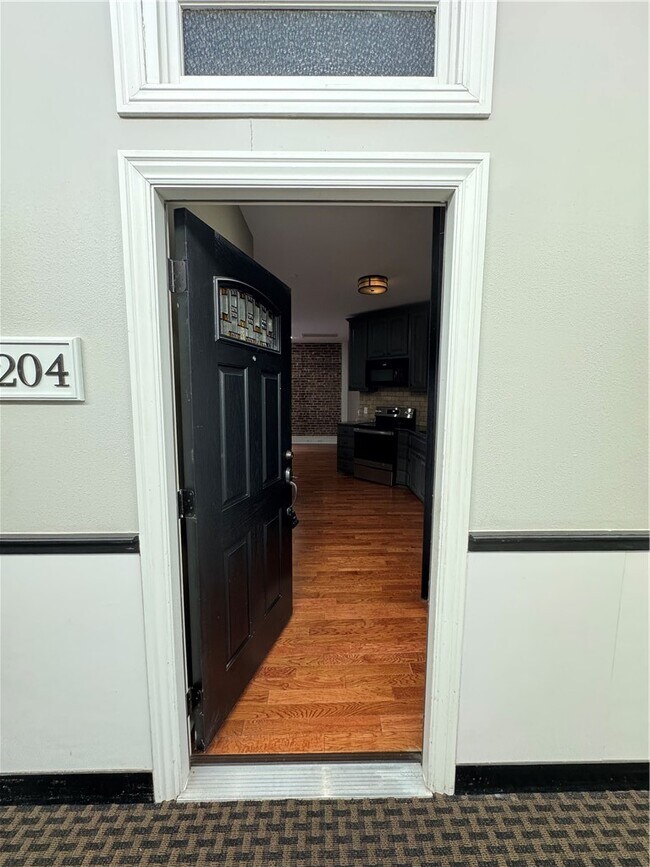 Photo - 21 E Center St