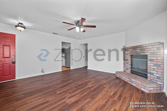 Photo - 327 Pecan Dr