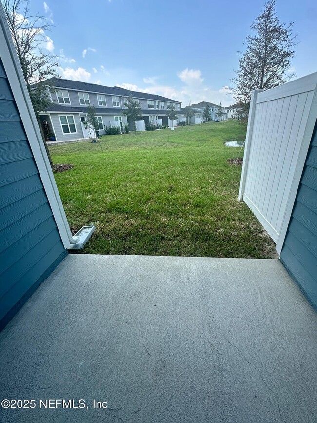 Photo - 483 Cherry Elm Dr