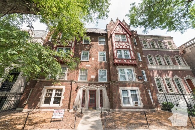 Building Photo - 2132 N Dayton St Unit 305