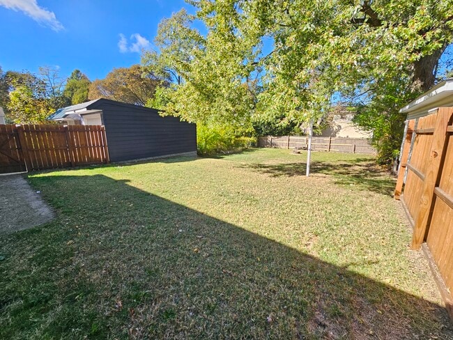 Photo - 1740 Fairmount Pky