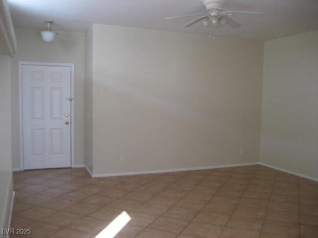 Photo - 6142 Highland Gardens Dr House