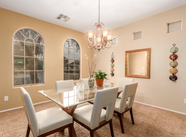 Photo - Amazing 4 bedroom In Lyons Gate!