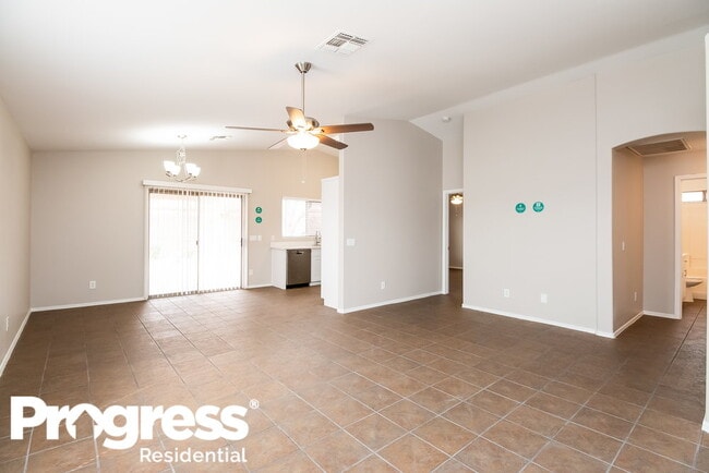 Photo - 328 S 89th St