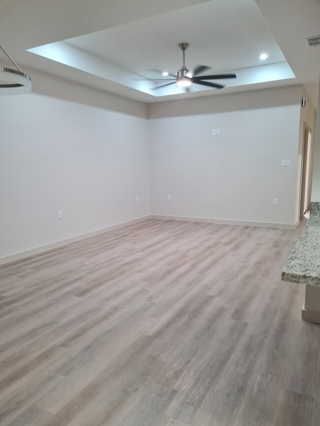 Photo - 1013 Escondido Ln E