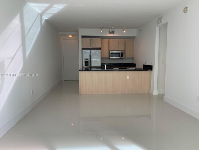 Photo - 1111 SW 1st Ave Unidad 1815-N