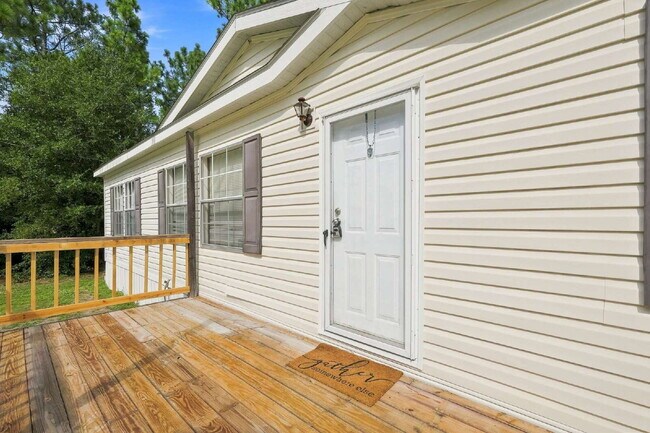 Photo - Spacious 3-Bedroom Rental on 1 Acre