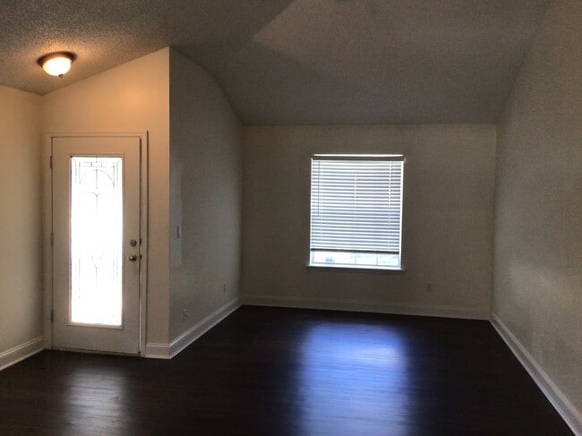 Photo - 11551 Oak Meadow Ln