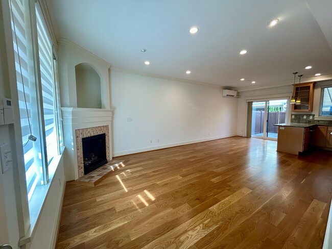 Photo - Queen Anne Townhome
