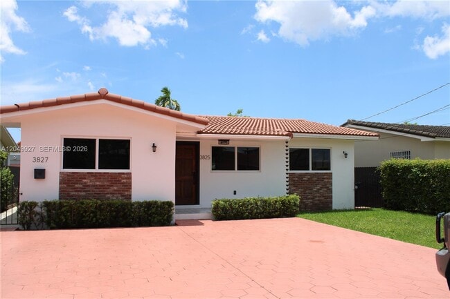 Building Photo - 3825 SW 88th Ct Unit 3825