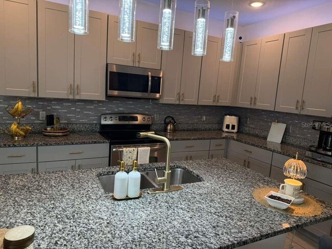 Photo - 570 Feltrim Manor Rd