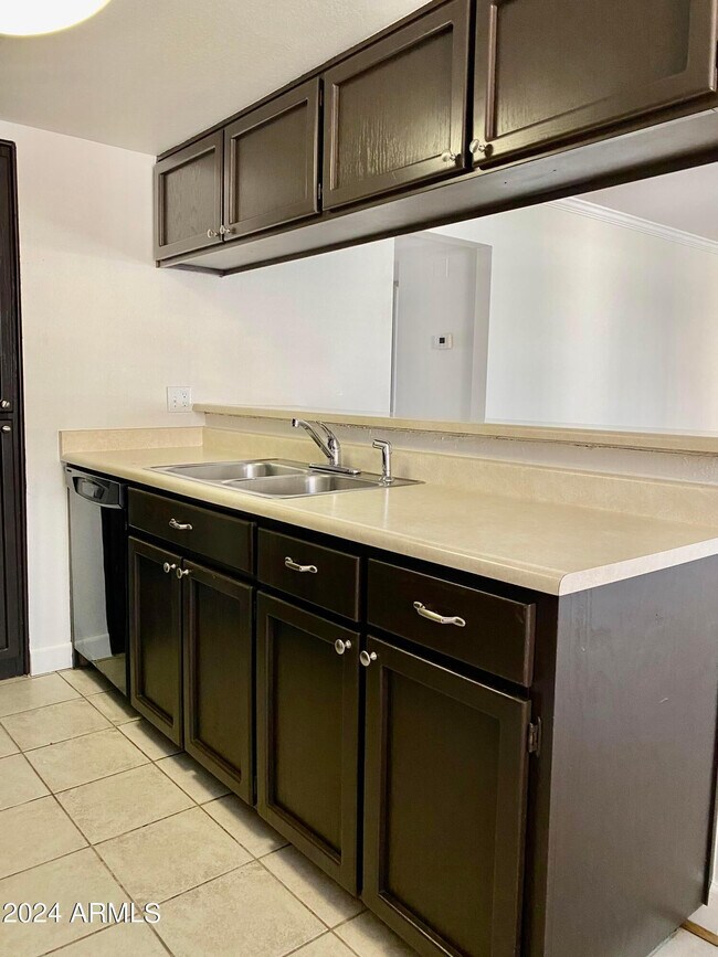 2228 E Campbell Ave Unit 209