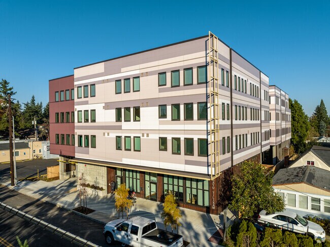 Building Photo - Hayu Tilixam Rental