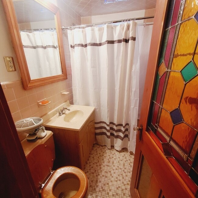 Building Photo - Charming Roslindale 2 Bd 1 Bath w Garage and Green Space Unit 1