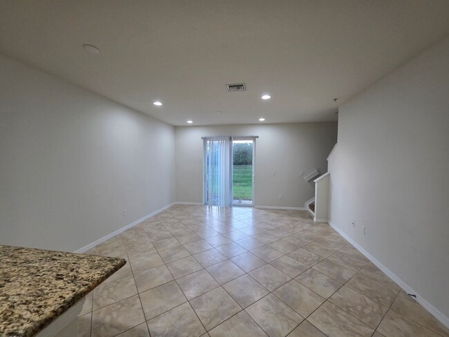 Photo - 3/2.5 in Gated Community at PROVENCE BAY