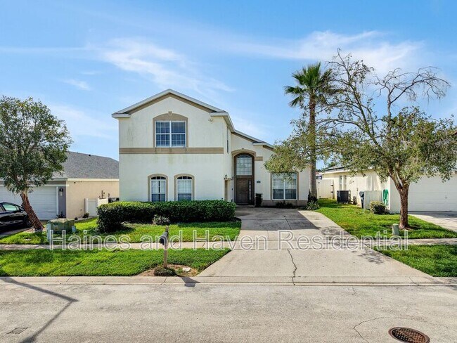 323 Castlemain Cir
