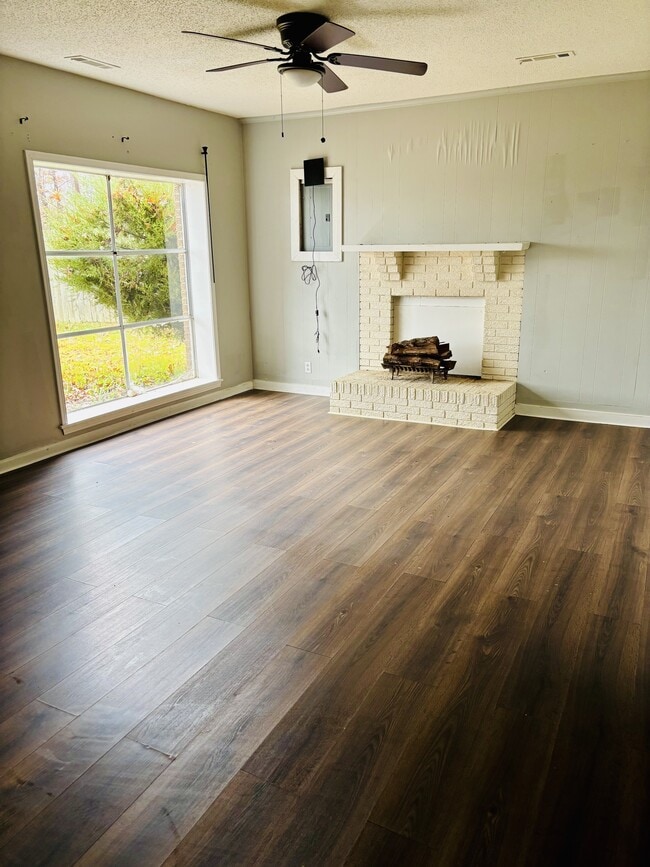 Photo - 645 Dawson Rd