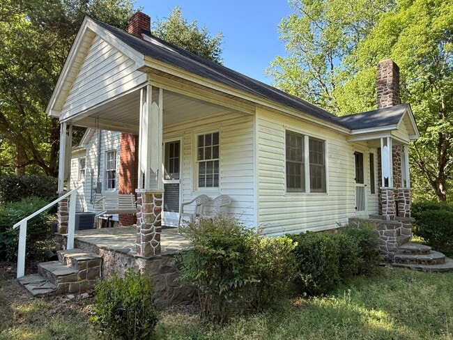 Photo - 3 Bedroom/1 Bath home for rent