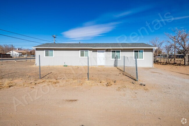 Building Photo - SPACIOUS 4 BEDROOM Rental