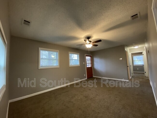 Photo - 3551 Carney St