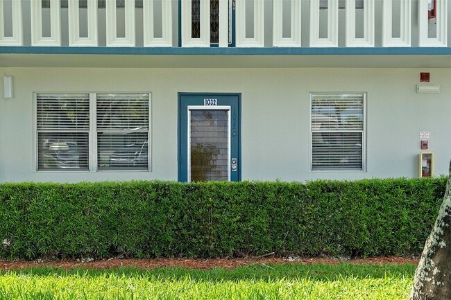 Photo - 1032 Lincoln B