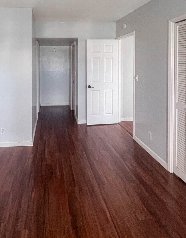 Photo - 3150 Palm Pl