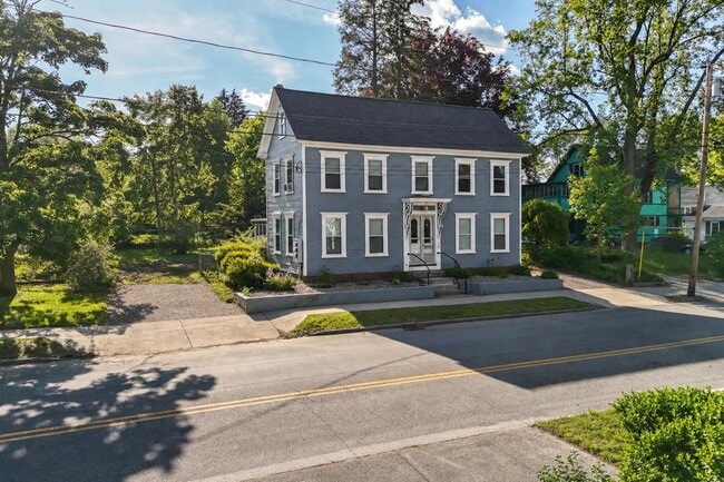 Photo - 137 Locust St