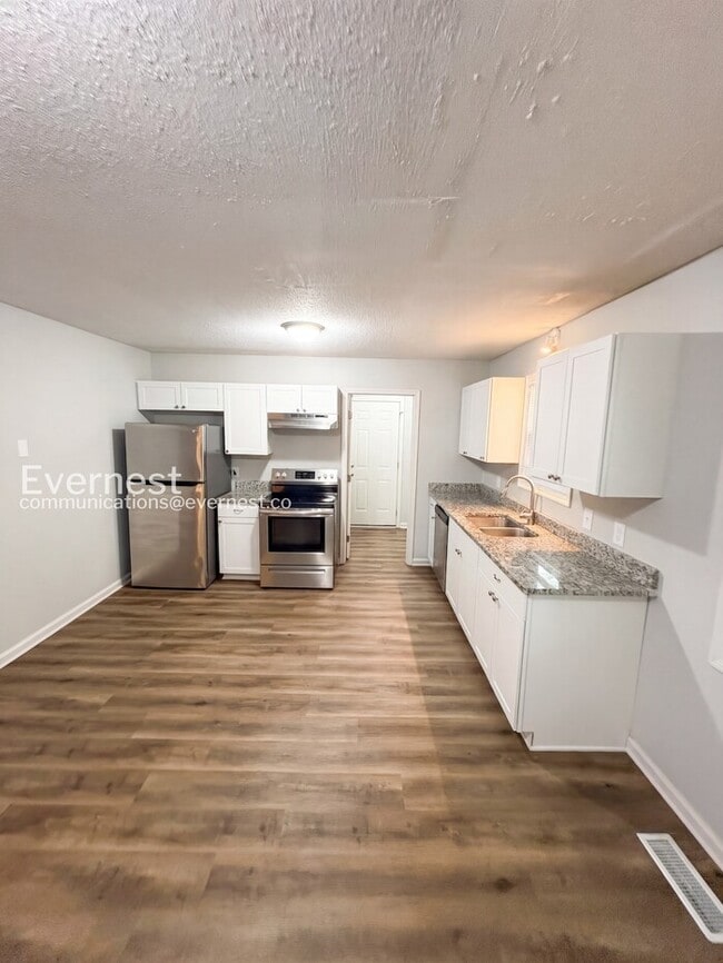 Photo - 711 W Creek Cir