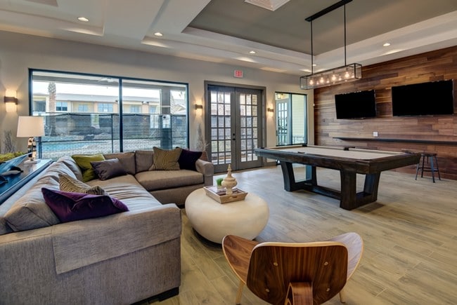 Dalian Monterrey Village apartments — community photo