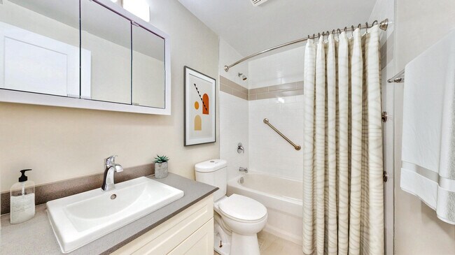 Photo - Bradley Court I/II