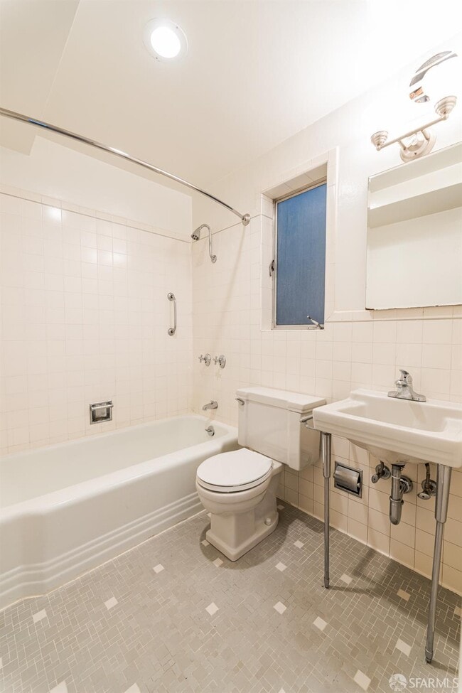 Photo - 866 Green St