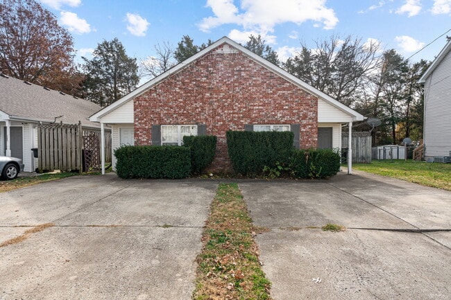 Photo - 1576 Chariot Dr