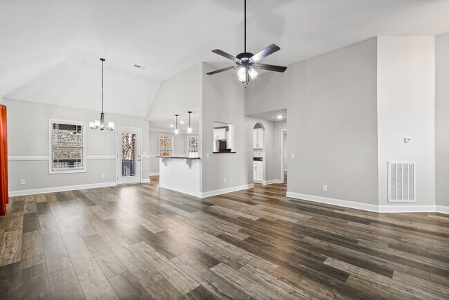 Photo - 1796 Rains Rd