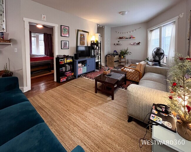 Photo - 1664 W Farwell Ave Unidad 1E