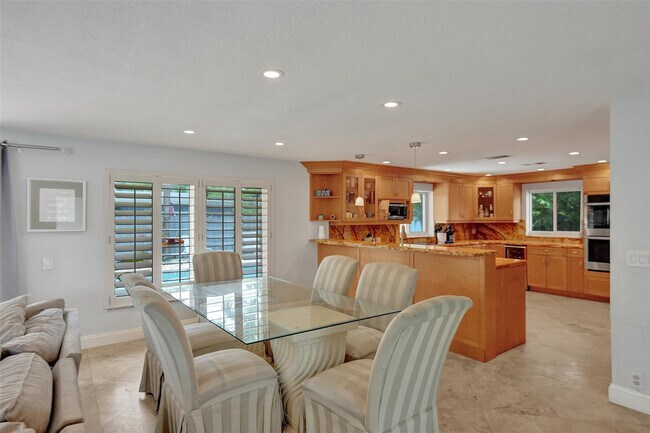 Photo - 720 NW 29th Ct