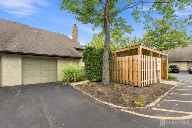Photo - 89 Tennyson Dr