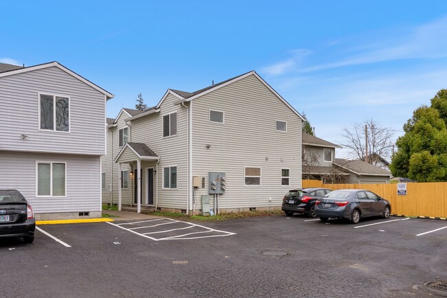 Photo - Spacious 2-Bedroom/1.5 bathroom in SE Portland