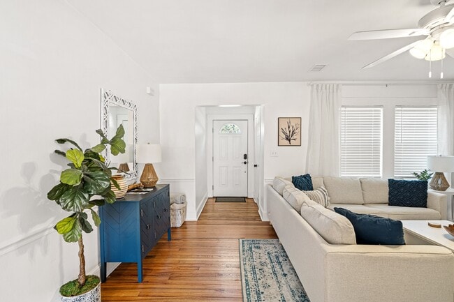 Photo - 1713 Paris Ave W