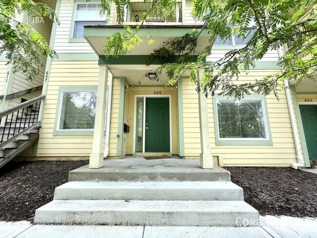 Building Photo - 2911 Cherry St Unit 607